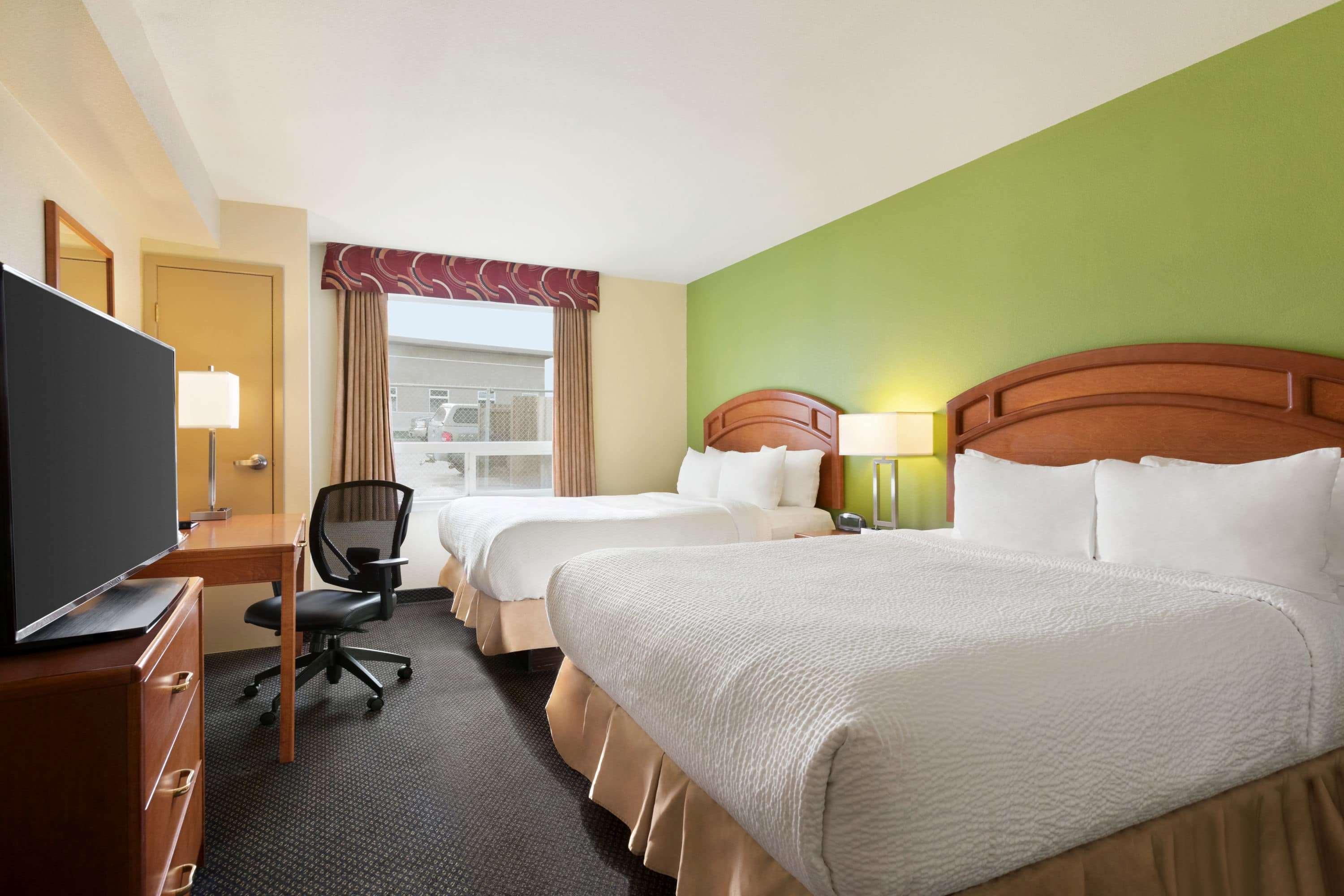 Days Inn & Suites By Wyndham Thompson Zewnętrze zdjęcie