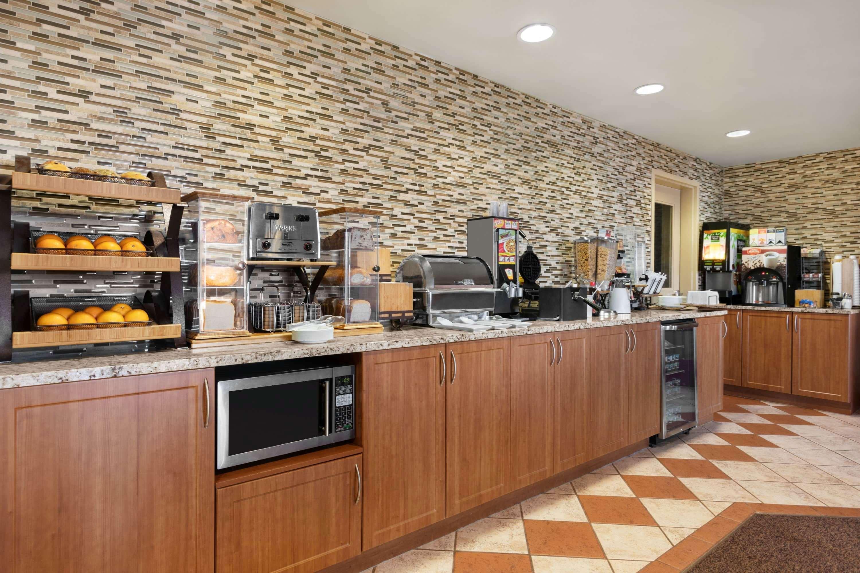 Days Inn & Suites By Wyndham Thompson Zewnętrze zdjęcie