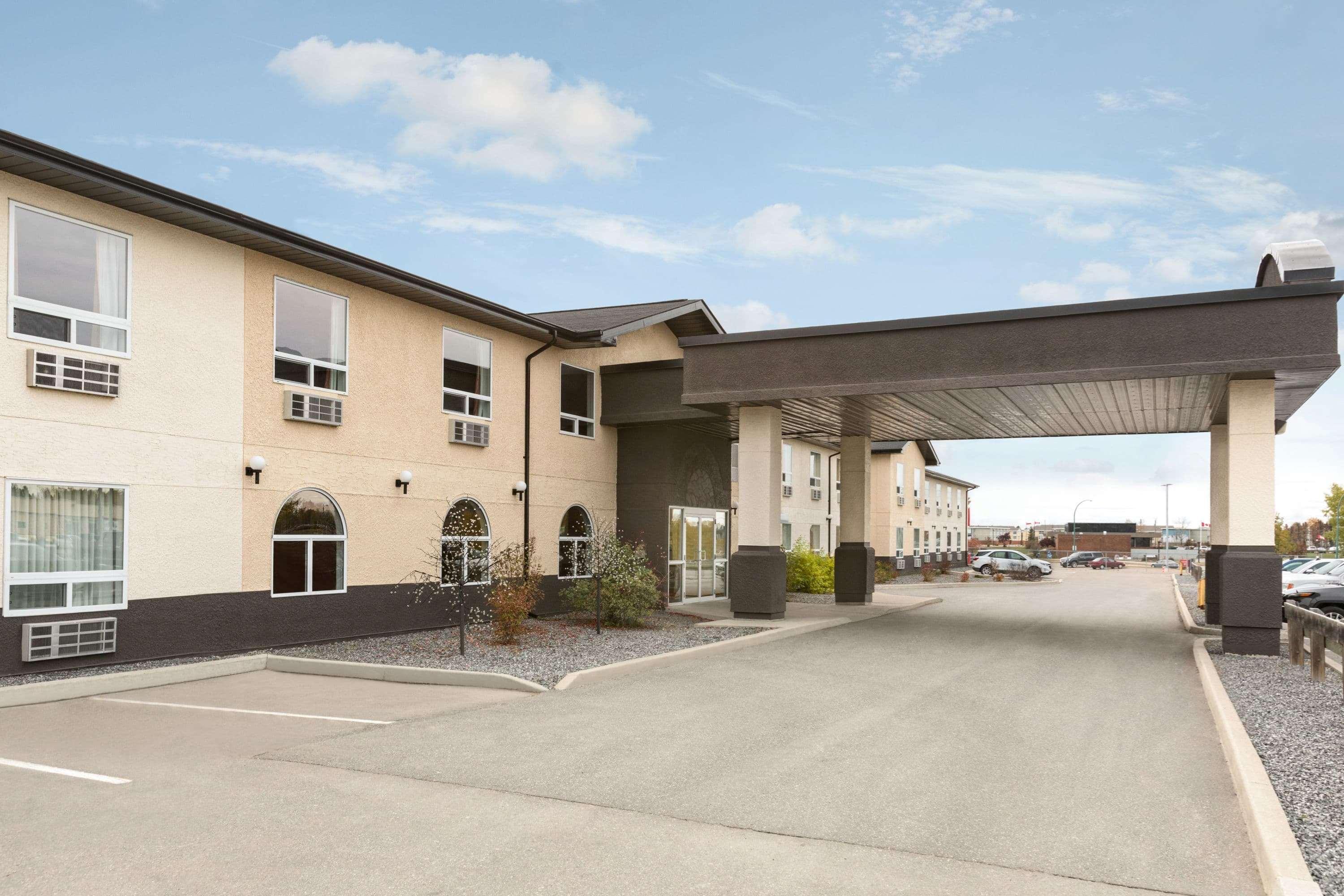 Days Inn & Suites By Wyndham Thompson Zewnętrze zdjęcie
