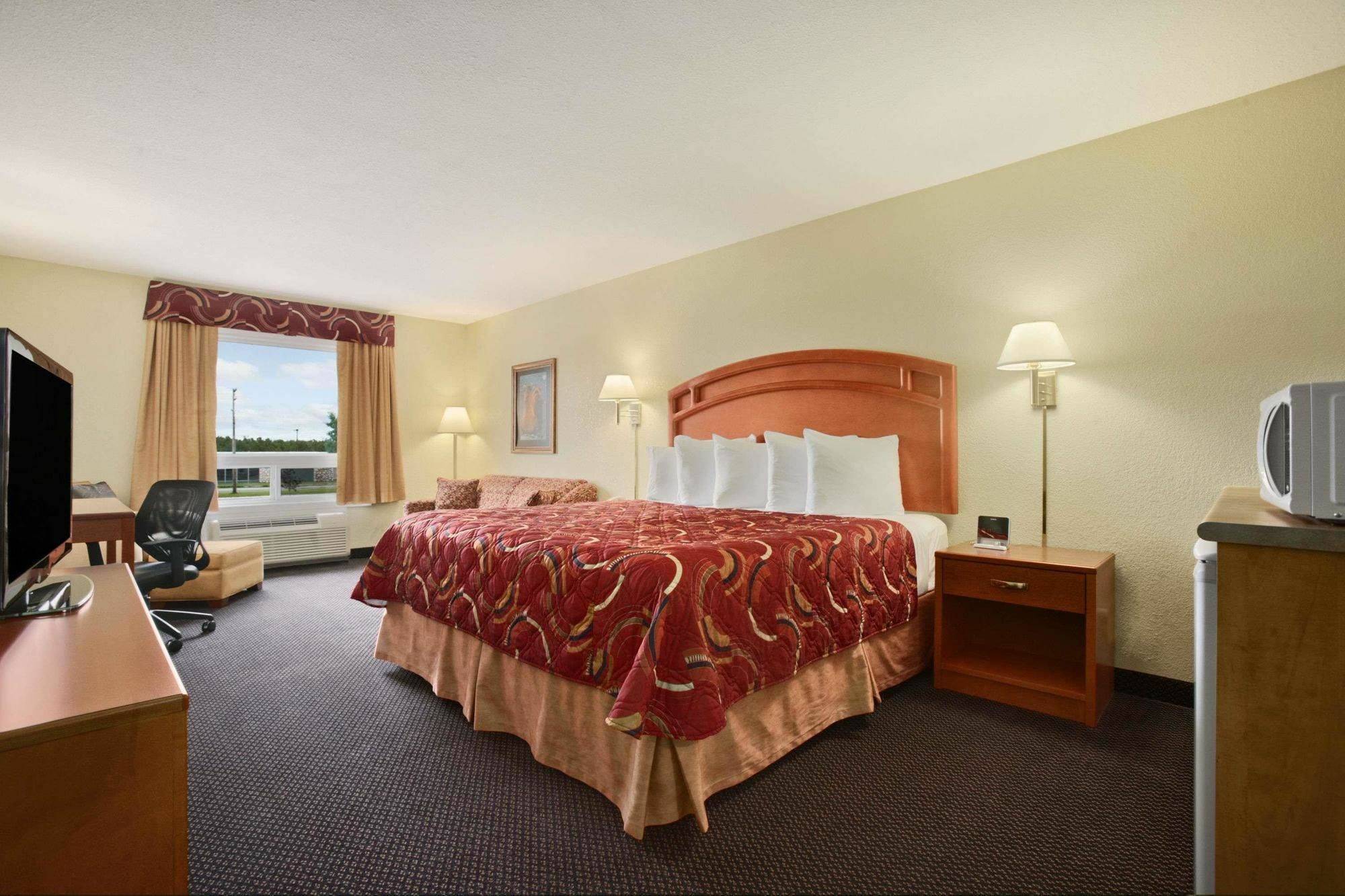 Days Inn & Suites By Wyndham Thompson Zewnętrze zdjęcie