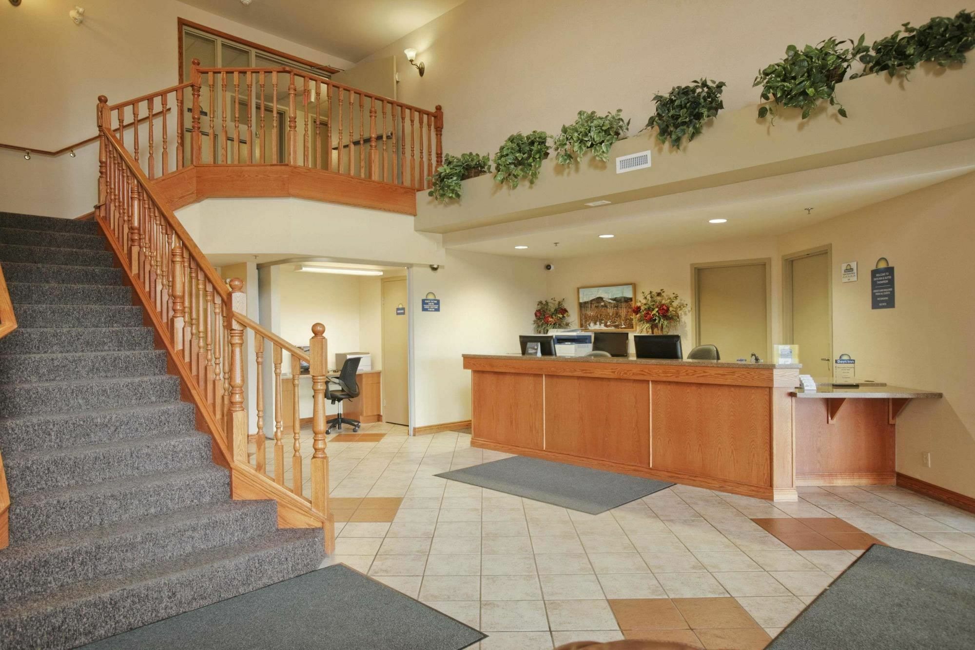 Days Inn & Suites By Wyndham Thompson Zewnętrze zdjęcie